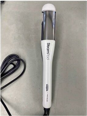 L'Oreal SteamPod 4 Professional Styler and Straightener.